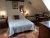 Boiserie – Chambre à l’étage avec salle de bain