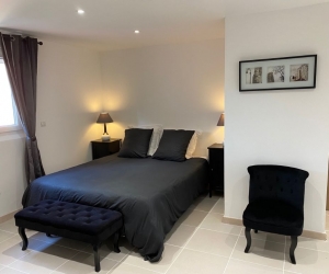 La Villa Rouge – Chambre Black and White